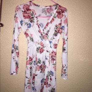 Long sleeve flowery dress